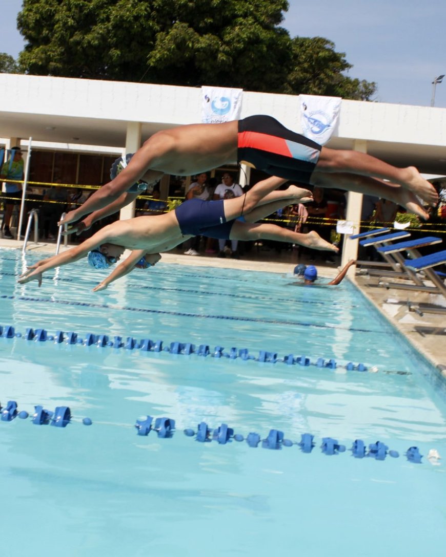 LUZ ganó la Copa de Natación Eddy Marín en categoría universitaria 