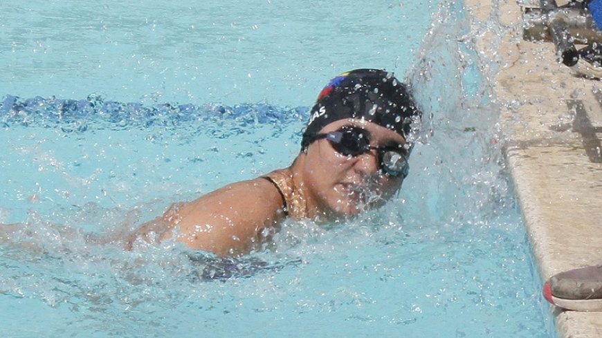 LUZ ganó la Copa de Natación Eddy Marín en categoría universitaria 