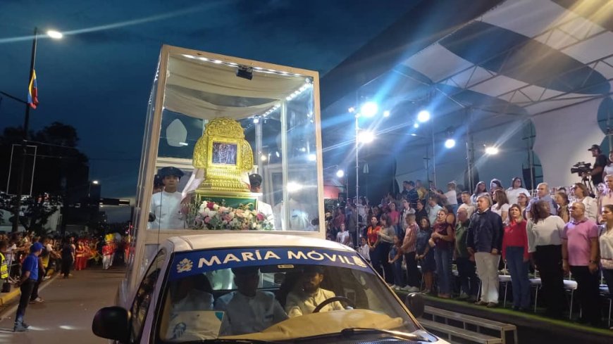 FERIA DE LA CHINITA: Grandioso desfile y explosión musical