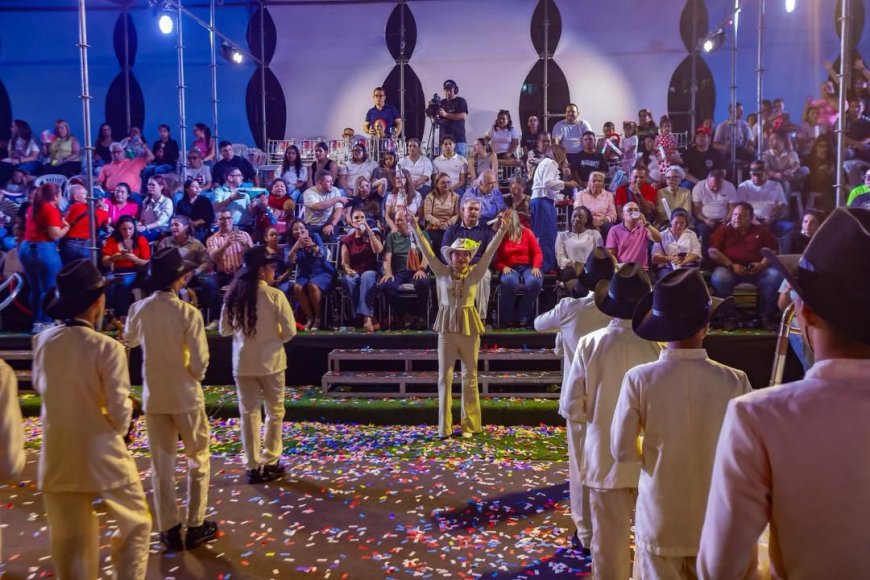 "Aquí está el Zulia grande y unido”: Luis Caldera destaca éxito del desfile de feria