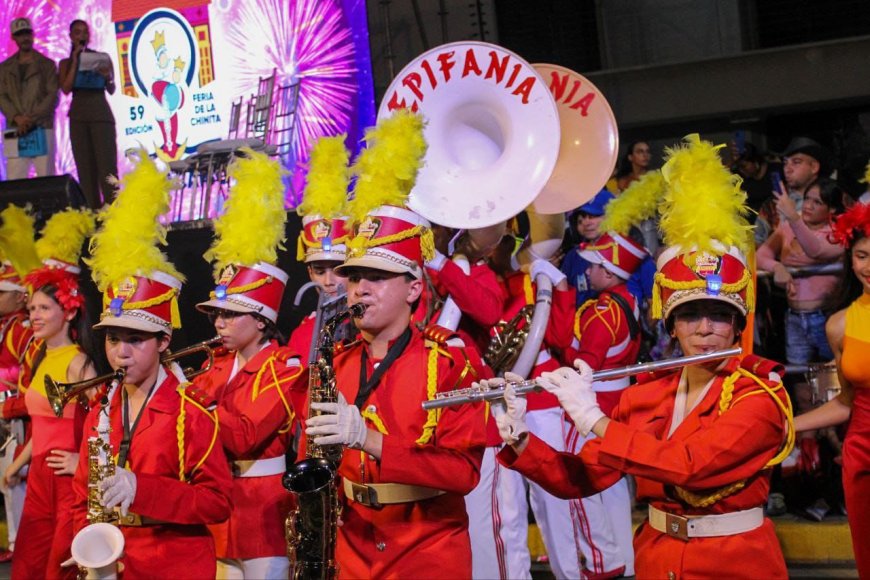 "Aquí está el Zulia grande y unido”: Luis Caldera destaca éxito del desfile de feria