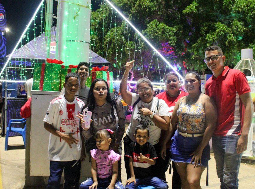 16 años después, el encendido navideño volvió a brillar en la Vereda del Lago