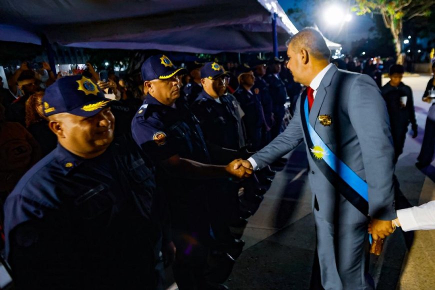 Patrullas y reconocimiento a jubilados en los 193 años del CPBEZ anunció el gobernador