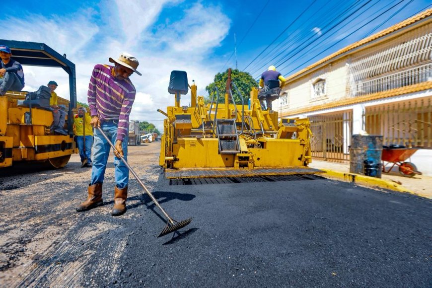 Asfaltado en tres frentes: Luis Caldera activa 15.670 toneladas en San Francisco y Maracaibo