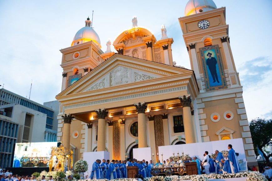 Feligresía llena de paz y devoción mariana celebró eucaristía en honor a La Chinita