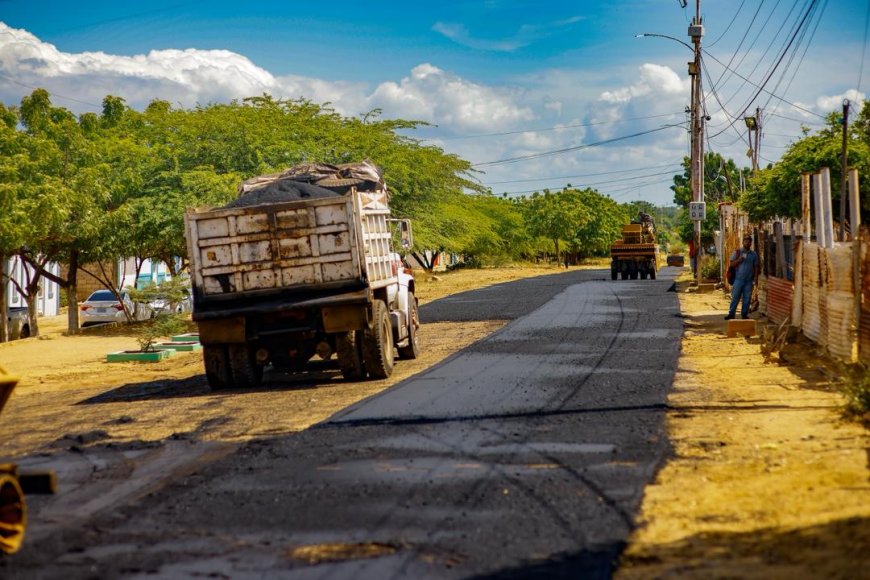 Plan Estadal de Asfaltado arrancó en Villa Baralt y beneficia a más de 23.600 habitantes