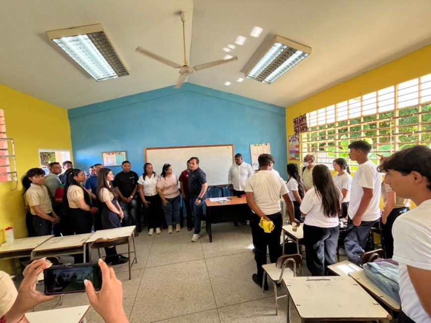 Juventud  marabina en consulta para creación de la Orden Estudiante Universitario “Eleazar Hernández”