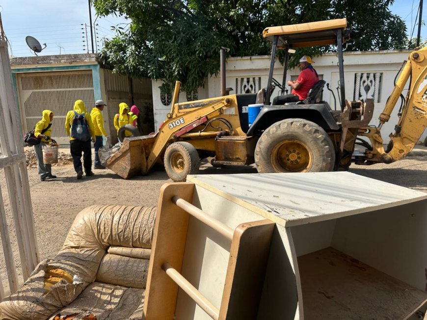 Operación ¡Saca tu cachivache! hizo de las suyas en el Barrio El Mamón B2 