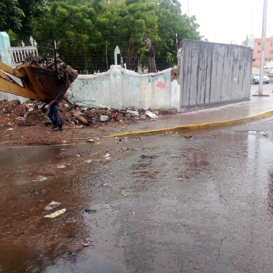 MARACAIBO: Alcaldía reconstruye pared lateral del Cementerio El Cuadrado