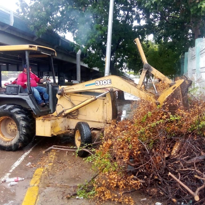 MARACAIBO: Alcaldía reconstruye pared lateral del Cementerio El Cuadrado