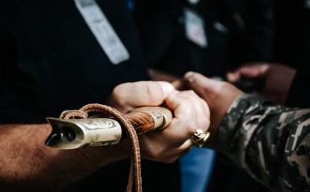 Frente Revolucionario del 23 de Enero entregó réplica de la espada de Bolívar a San Francisco