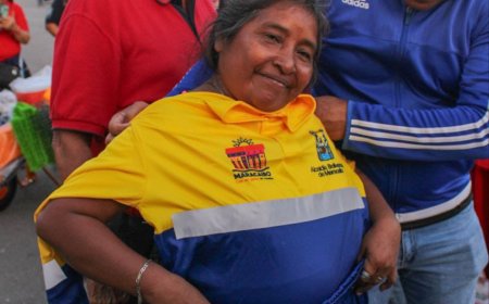 Ambientalistas de Maracaibo bailan en un pié: Di Martino les entregó uniformes