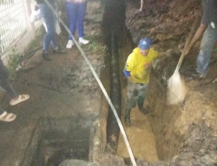 MARACAIBO: Alcaldía resolvió aguas colapsadas en sector Parque La Colina