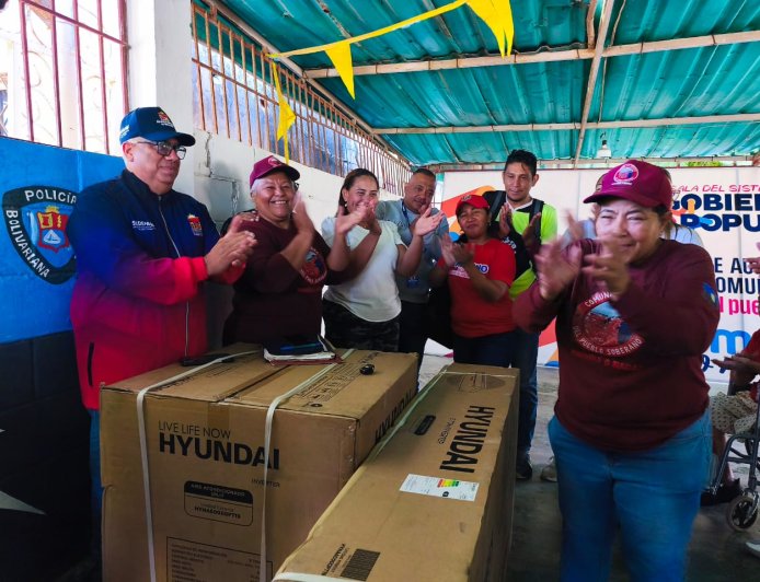Di Martino entregó 5 toneladas de aire acondicionado a la Comuna “Las Fuerzas del Pueblo Soberano”