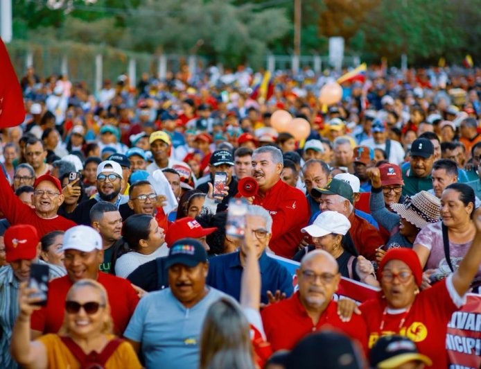 ZULIA: Juramentados 5.879 Comandos de Comunidades Bolivarianos Integrales