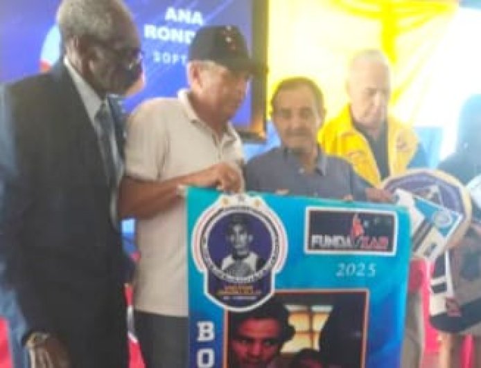 El Tricampeón recibió reconocimiento de Glorias Deportivas de Cabimas