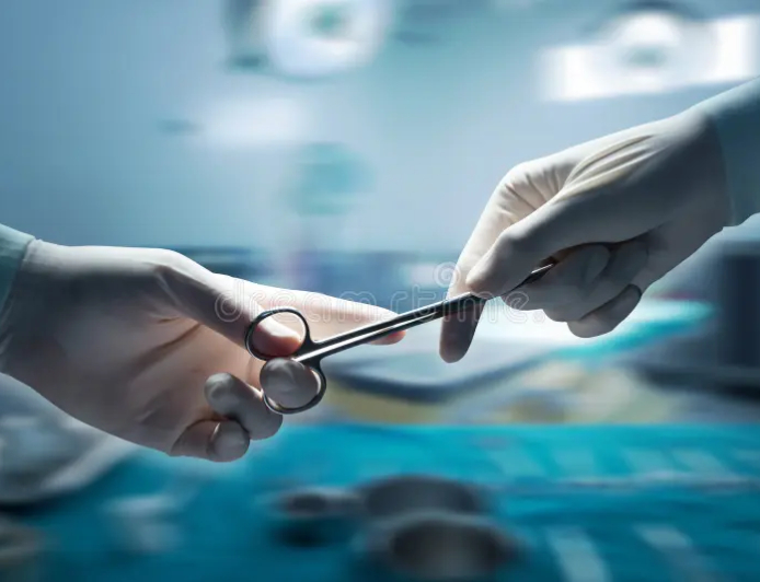 Enfermeras graban a cirujano plástico cuando abusaba de paciente sedada