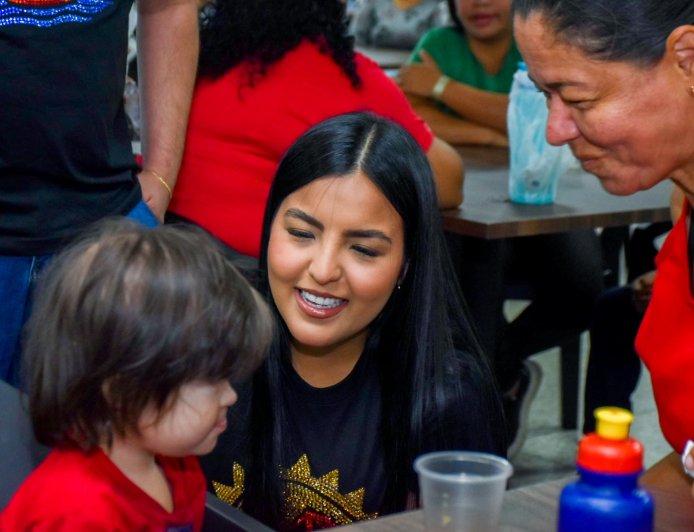 Compartir, amor y esperanza: Navidad especial para niños y abuelos del municipio San Francisco