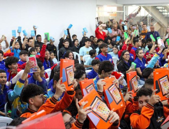 Premiados Ganadores y clasificados infantiles de "Maracaibo elige la gaita del año"