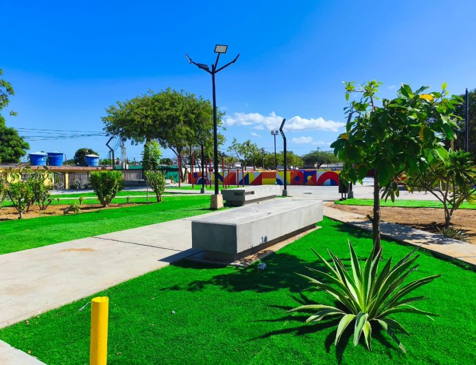 Plaza número 25 entregó Di Martino: La “Madrina Elia” de San Jacinto quedó como una uva