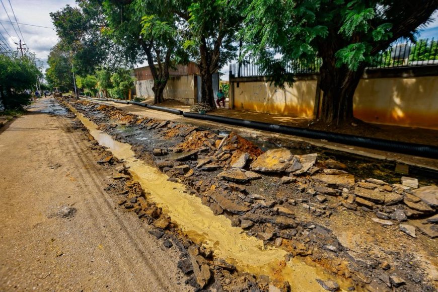 Gobernador Caldera supervisó sustitución de colector en comunidad Club Hípico 1