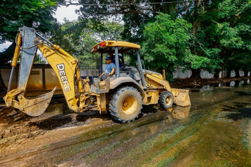 Gobernador Caldera supervisó sustitución de colector en comunidad Club Hípico 1