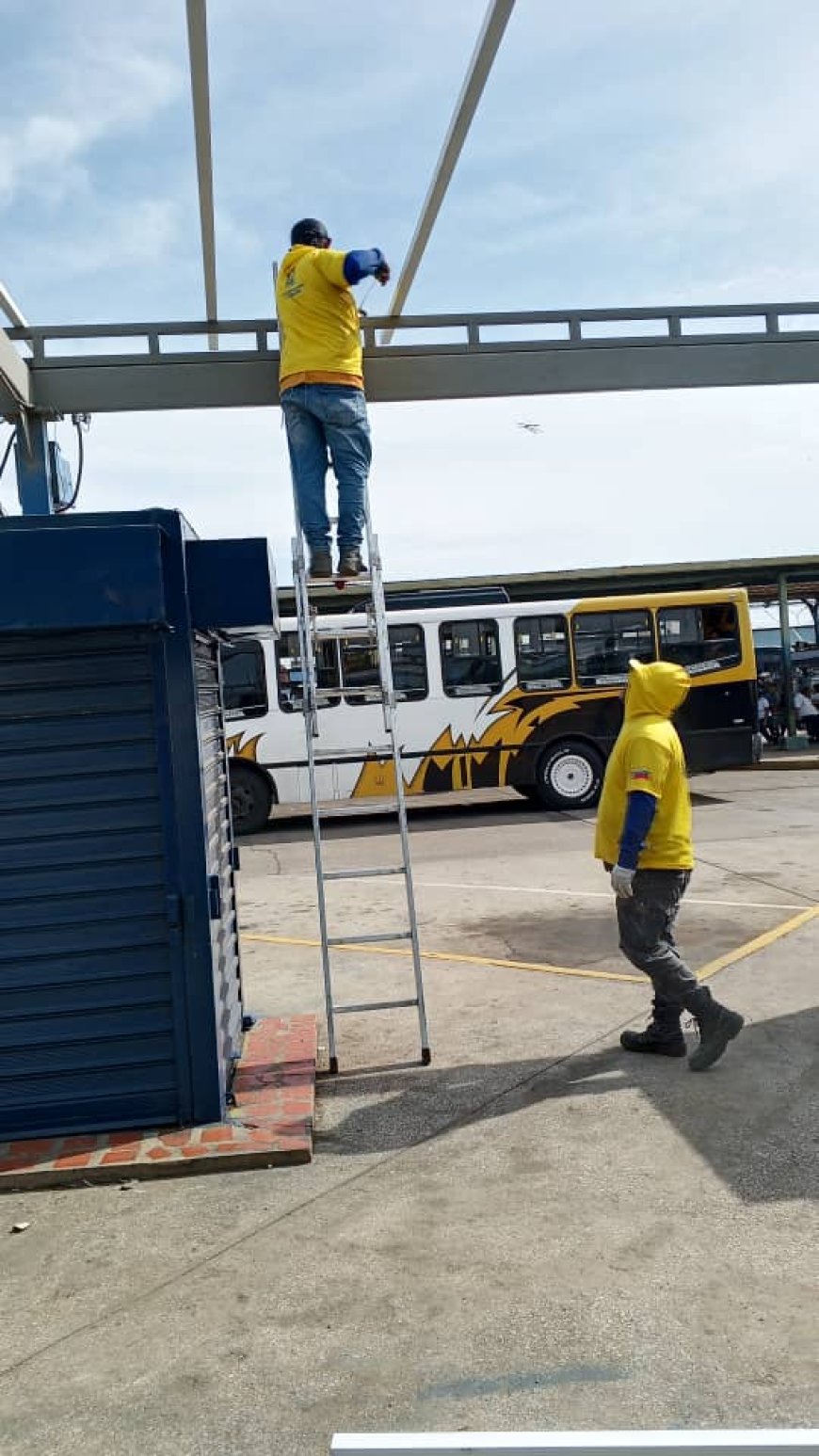 Viento en popa modernización del Terminal de Pasajeros: Remodelan el andén N°8