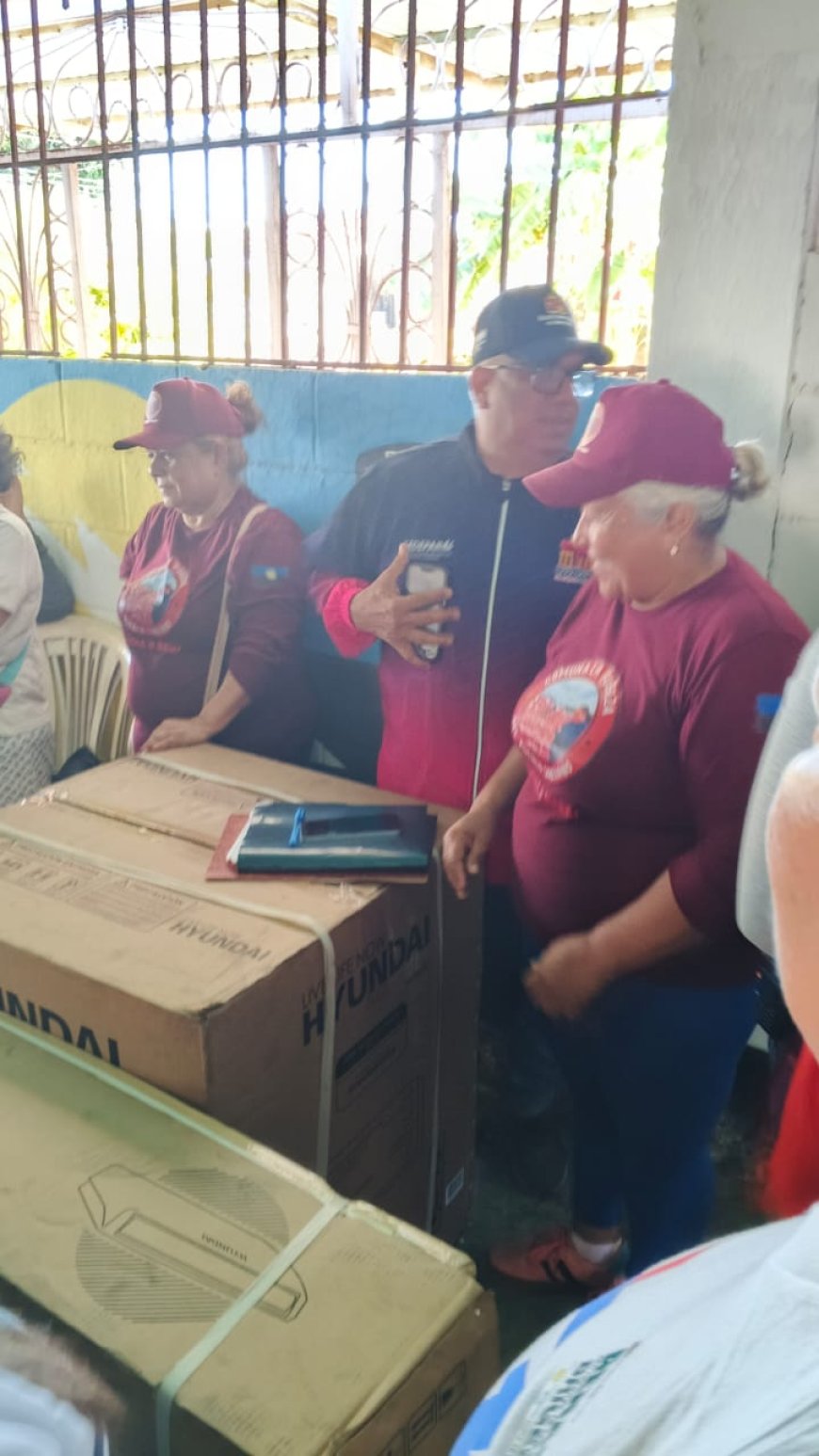 Di Martino entregó 5 toneladas de aire acondicionado a la Comuna “Las Fuerzas del Pueblo Soberano”