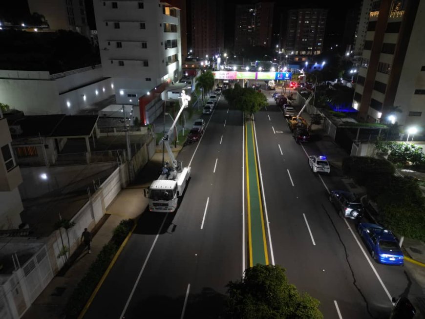 Maracaibo poco a poco sale de la oscuridad