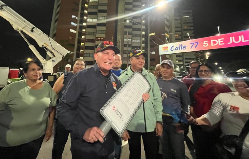 Maracaibo poco a poco sale de la oscuridad