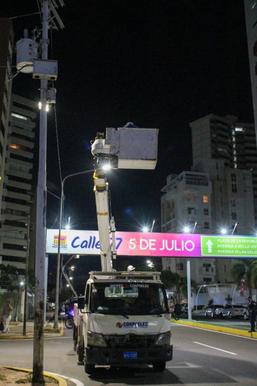 Maracaibo poco a poco sale de la oscuridad