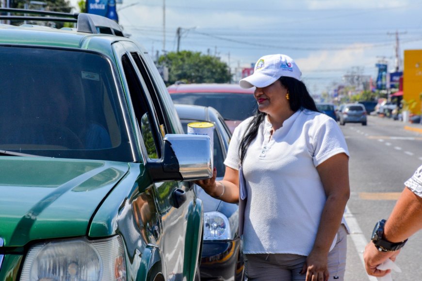 Alcalde Héctor Soto y primera dama Hillary Soto en Potazo de Fundanica Zulia
