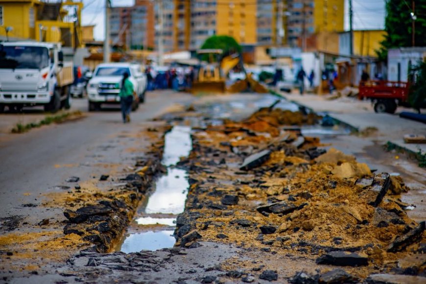 Plan Rector de Aguas Servidas sustituye colector en Caracciolo Parra Pérez