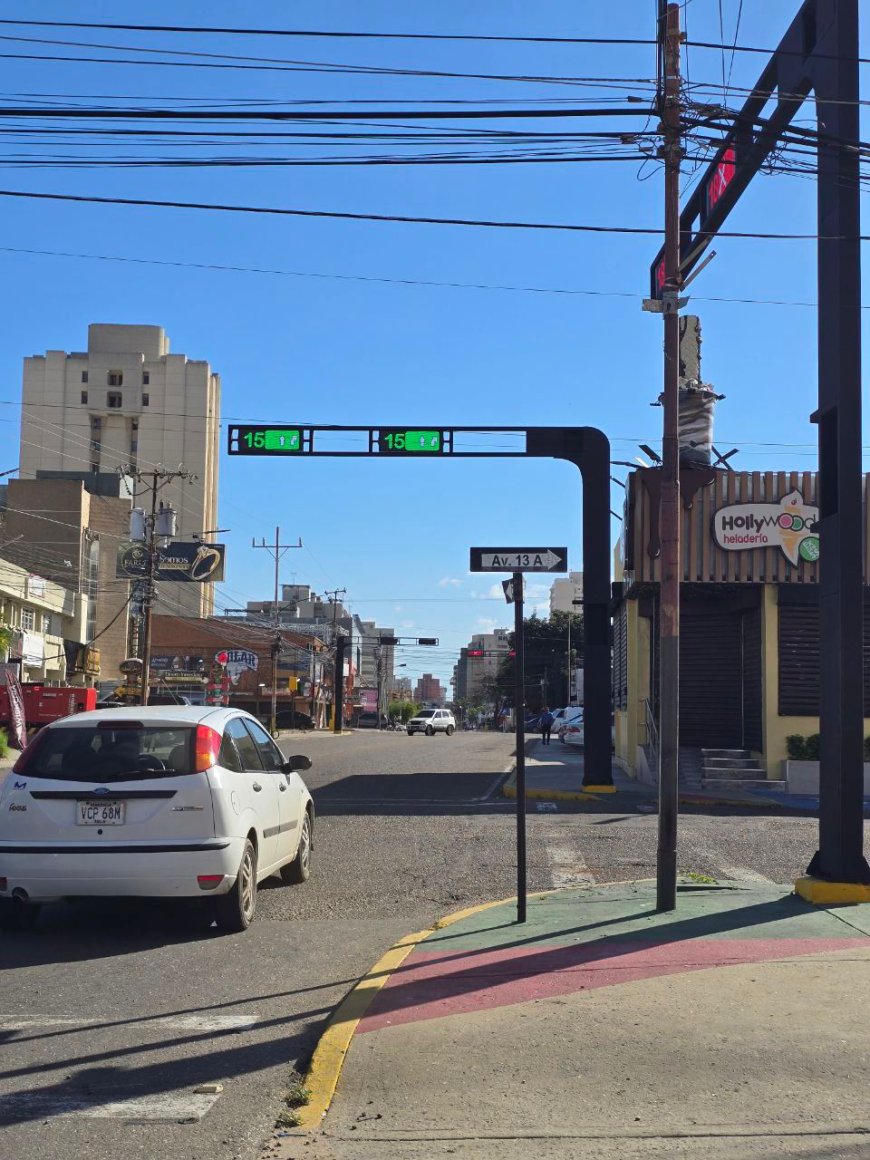 196 pantallas inteligentes LED modernizan la red semafórica de la ciudad más bella