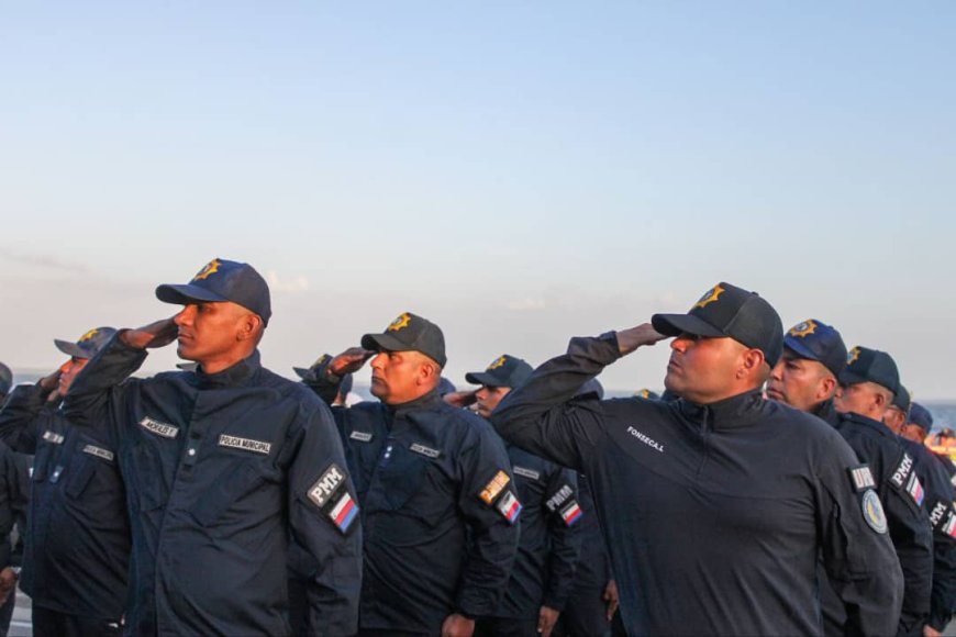 Cruz de Polimaracaibo para el Alcalde Gian Carlo Di Martino