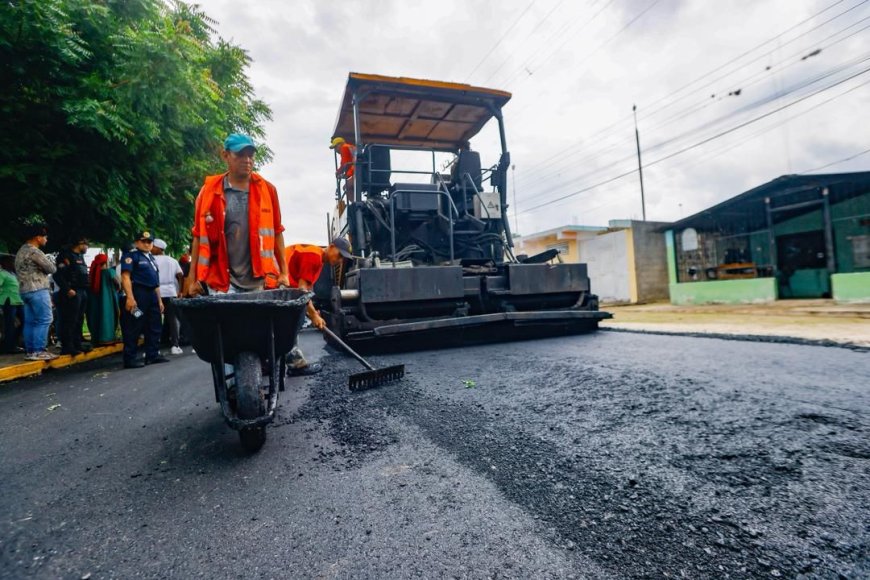 Gira de trabajo en Sucre del gobernador Caldera incluyó salud, asfaltado y educación