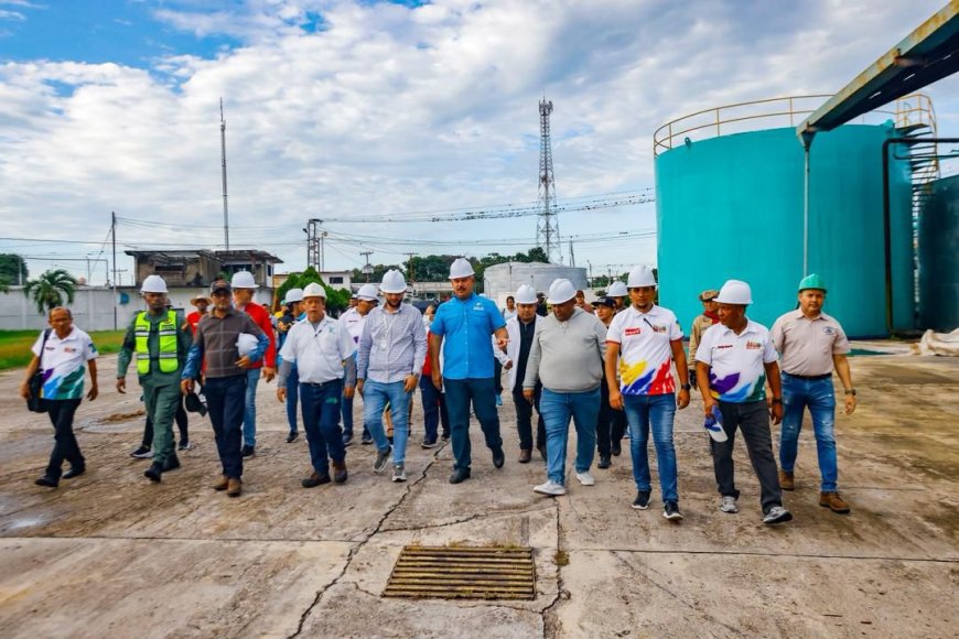 Gira de trabajo en Sucre del gobernador Caldera incluyó salud, asfaltado y educación