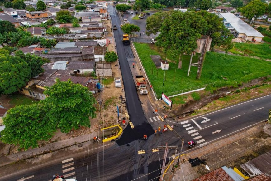 Gira de trabajo en Sucre del gobernador Caldera incluyó salud, asfaltado y educación