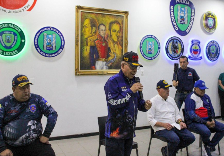 Alcalde Di Martino entregó 719 tarjetas con bono especial para funcionarios de Polimaracaibo