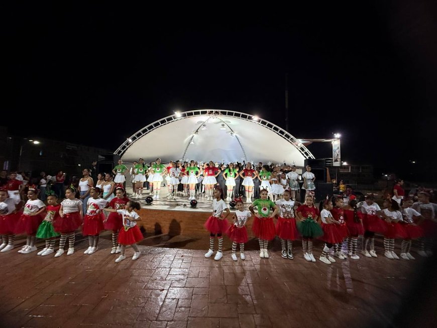 Talento y espíritu navideño: Más de 100 niños cierran el año cultural en San Francisco