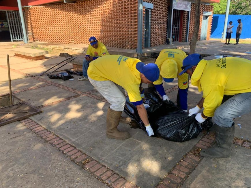 ¡Full salubridad!: Alcaldía entra invicto y limpia los mercados municipales de Maracaibo