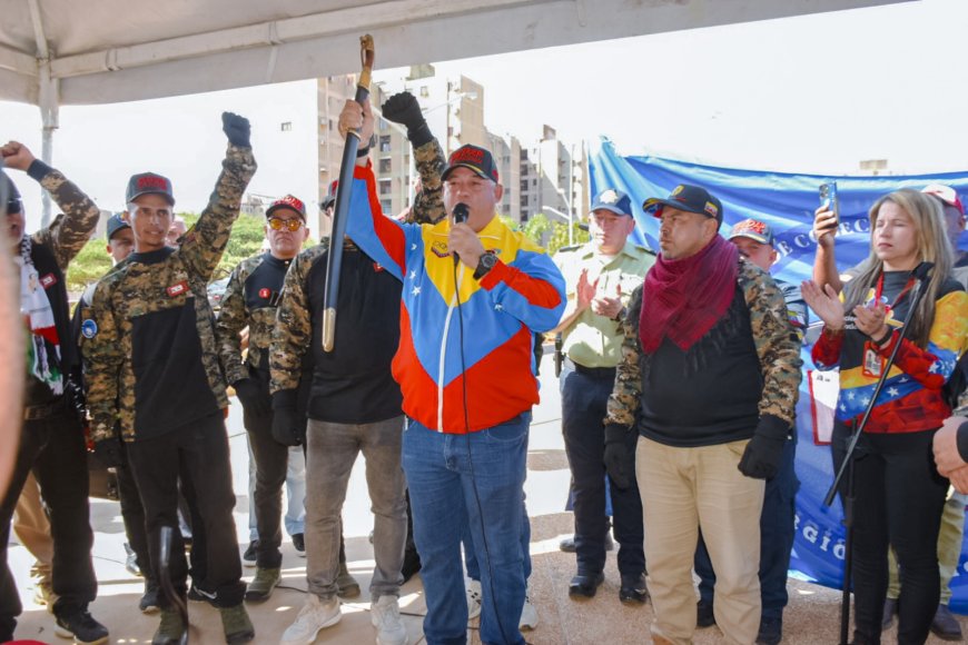 Frente Revolucionario del 23 de Enero entregó réplica de la espada de Bolívar a San Francisco