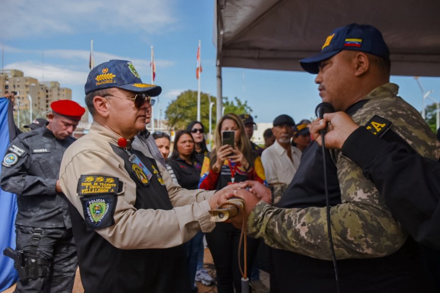 Frente Revolucionario del 23 de Enero entregó réplica de la espada de Bolívar a San Francisco