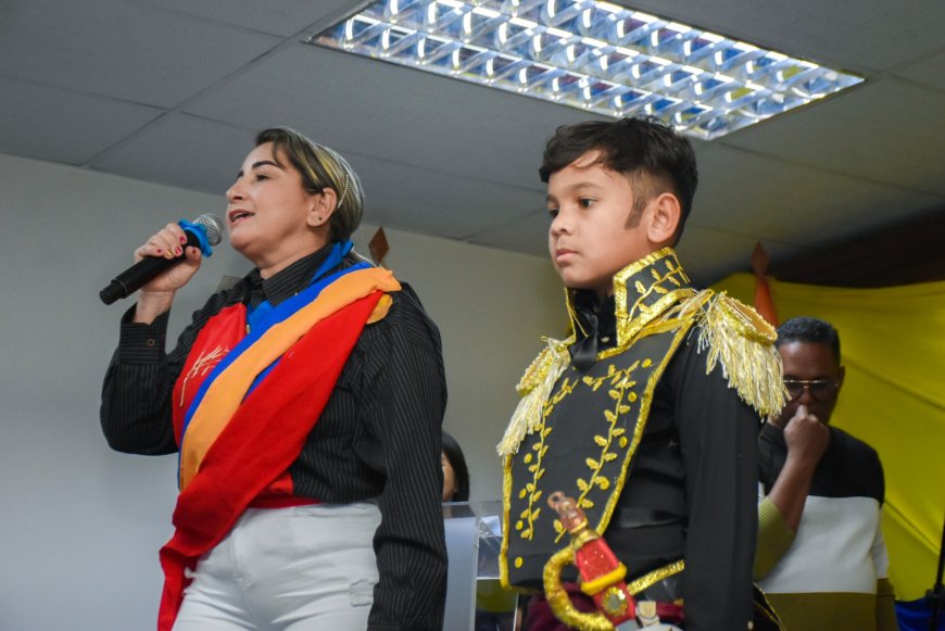 San Francisco certifica a 376 nuevos educadores como tributo al pensamiento del Libertador