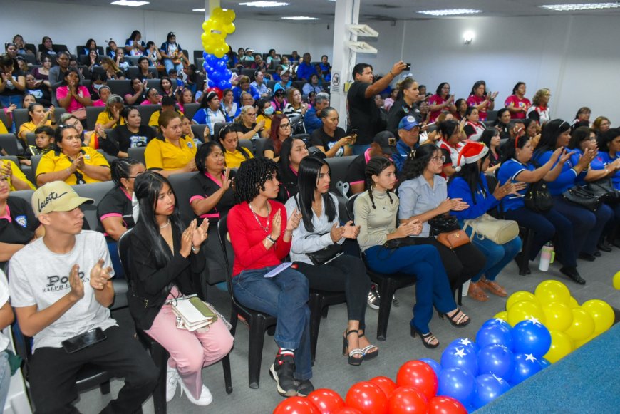 San Francisco certifica a 376 nuevos educadores como tributo al pensamiento del Libertador