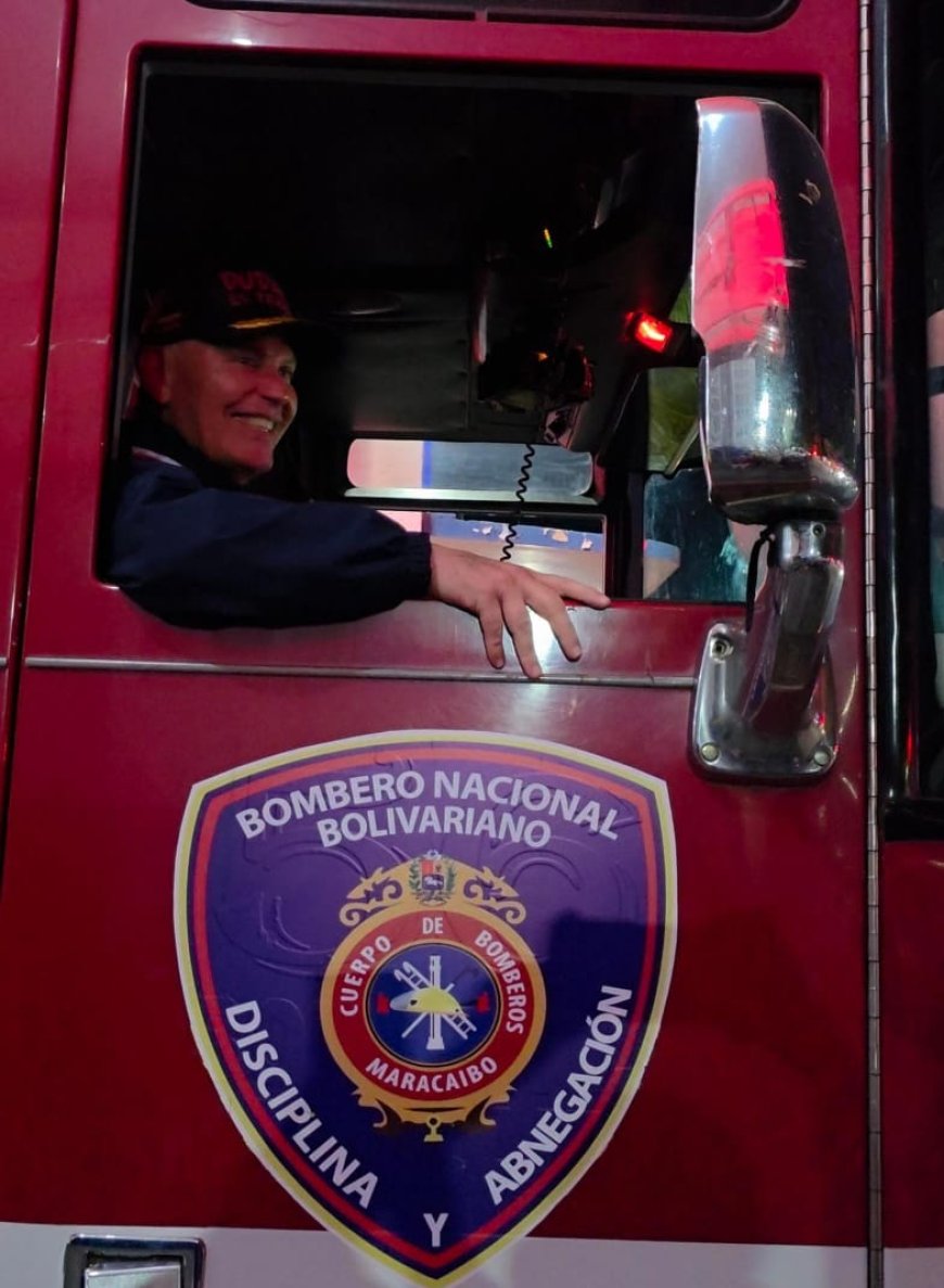 Alcalde Di Martino entregó tarjeta de bonificación a Bomberos de Maracaibo