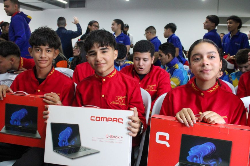 Premiados Ganadores y clasificados infantiles de "Maracaibo elige la gaita del año"