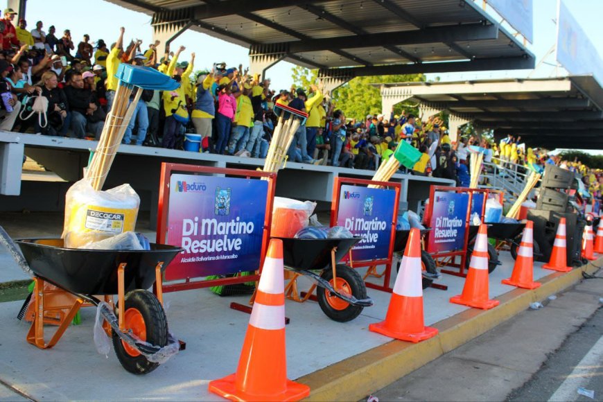 Ambientalistas de Maracaibo bailan en un pié: Di Martino les entregó uniformes