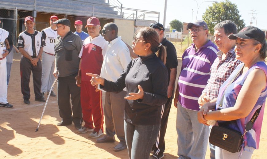 Empate en primero del "Caimanazo" Navideño de softbol