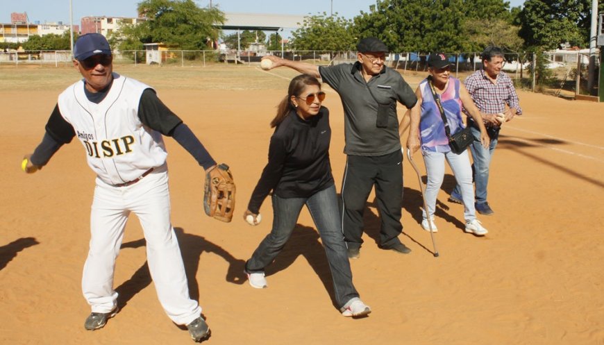 Empate en primero del "Caimanazo" Navideño de softbol